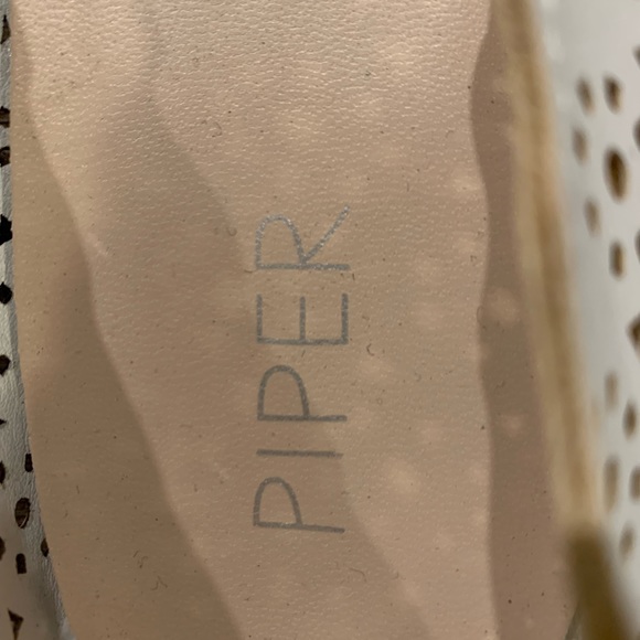 🤑💰🤑 3/$10.00 budle item 🤑💰🤑 
 Lil Ladies slip on flat dress shoes - Picture 3 of 4